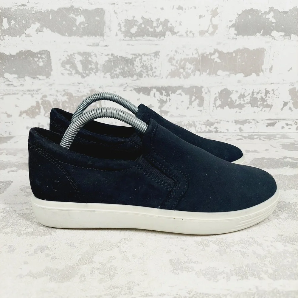 NEW ECCO Slip On Sneakers Women 5 Black Canvas Comfort Casual Chic M540